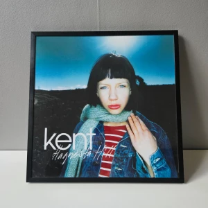 Kent - Albumaffisch, 31.5x31.5  - Kent - Hagnesta Hill albumaffisch, 31.5x31.5cm  Helt ny - Passar bra i IKEAs tavelram Lomviken!  Skickas i papprulle - Ramen ingår inte!