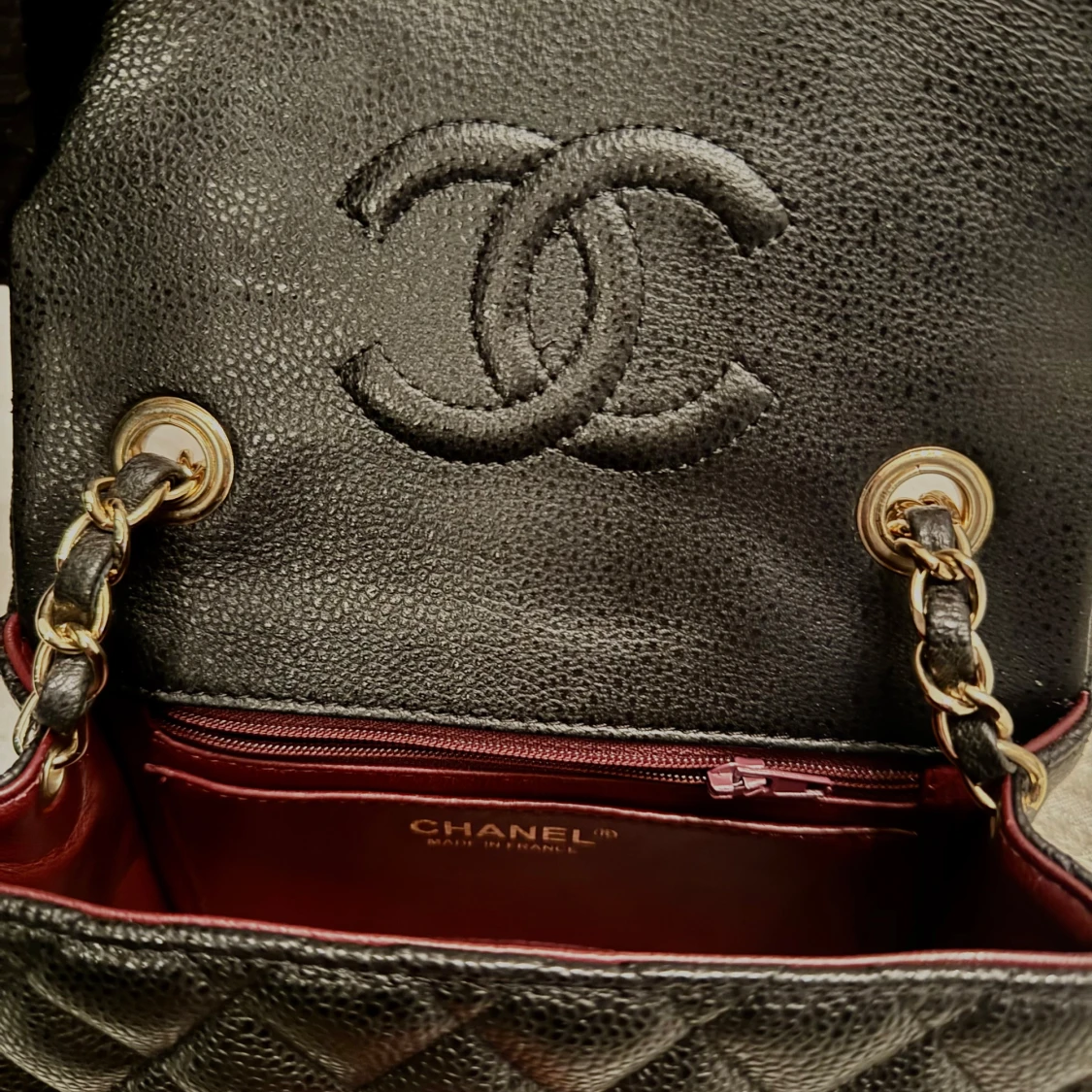 Svart quiltad axelväska - 2