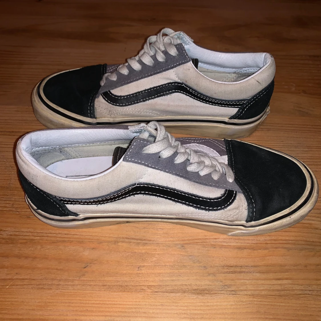 Vans sneakers i svart och grått - 2