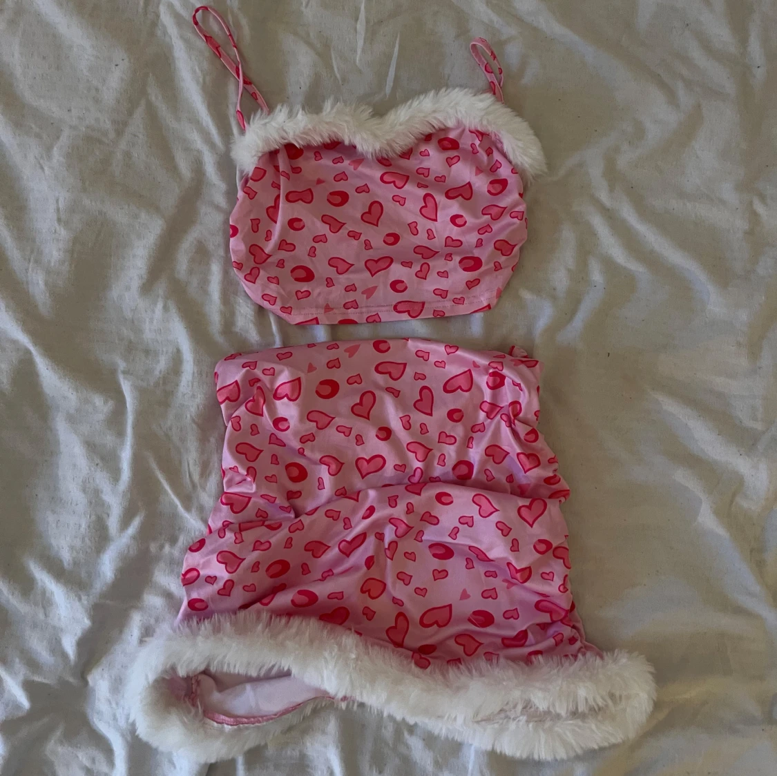 Rosa set med fuskpäls - 1