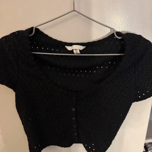 Svart magtröja  - Tröja från hm storlek M 