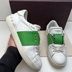 Valentino open  - Valentino open skor i storlek 40 men passar 41 skick 8/10 Pris 1699kr | Ingår endast skorna 