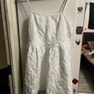 Studentklänning - Aldrig använd