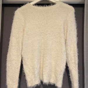 Stickad tröja  - Jättemysig stickad tröja. Vet inte märket. Storlek S. Använd fåtal gånger.