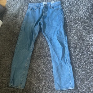 Mörkblå Jeans - Straight fit 9/10 cond 