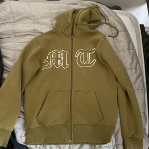 tuttolentw hoodie xs - säljer för att den är för liten