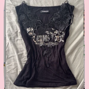 Only topp - As snygg topp köpt secondhand 💓Storlek M men sitter som en S