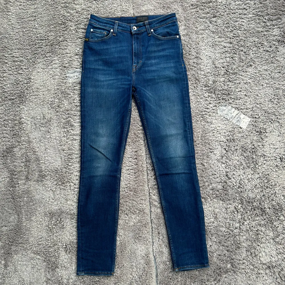 Tiger of sweden jeans || Nyskick, 10/10 || Storlek 30/32 men passar 30/32 || Köp sker via plick eller Swish || Rabatt vid köp av flera plagg || Mvh, JeansFabriken ||  I. Jeans & Byxor.