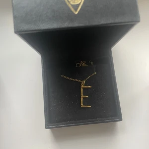 Maria Nilsdotter halsband  - ❣️❣️ska byta 