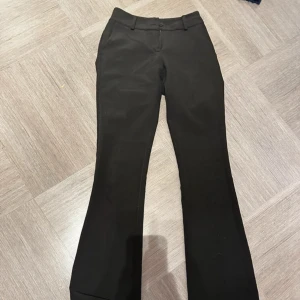 Lågmidjade kostymbyxor  - Jätte fina men för små för mig