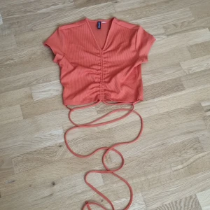 Fin topp - Säljer denna fina toppen har inte andvänt der aå mycket 