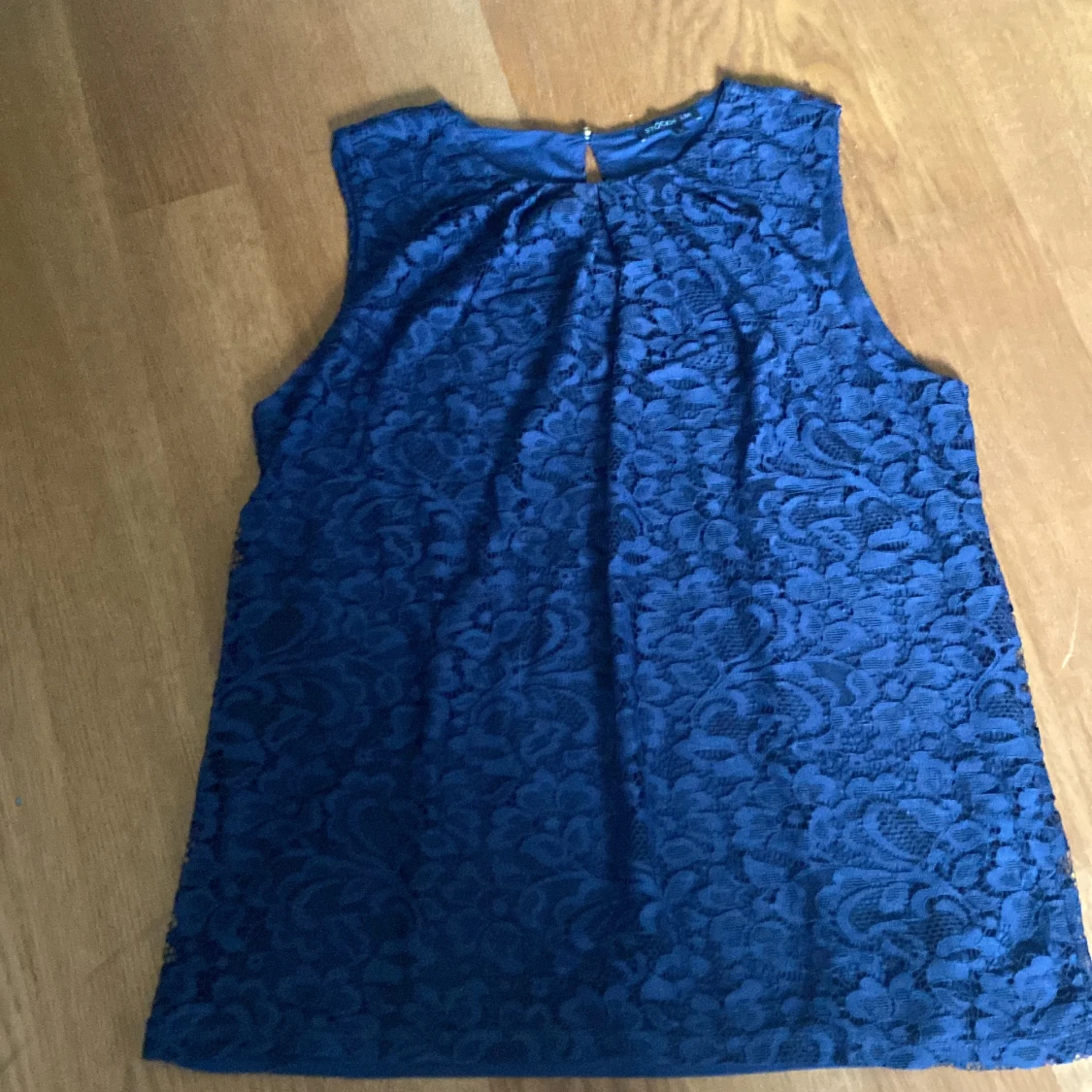 Fin blus som inte anvönds