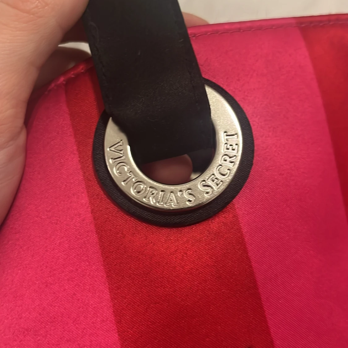 Röd randig shoppingväska från Victoria's Secret - 90