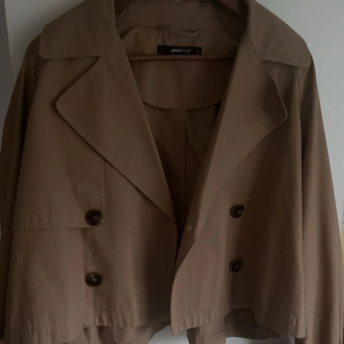 Cropped trenchcoat 