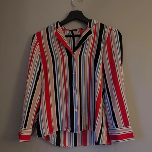 Skjorta Vero Moda - Fint skick, storlek XS.