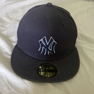 New Era Keps - Bra skick, använd fåtal gånger.