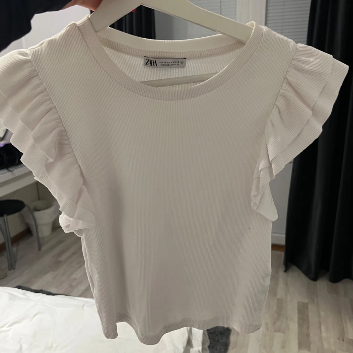 Vit ribbad topp från Zara