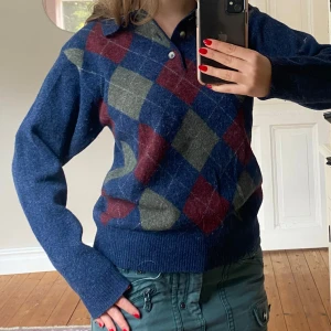 Söt stickad tröja - blå stickad tröja med argylmönster, 100% ull 🧶står M på lappen men passar S