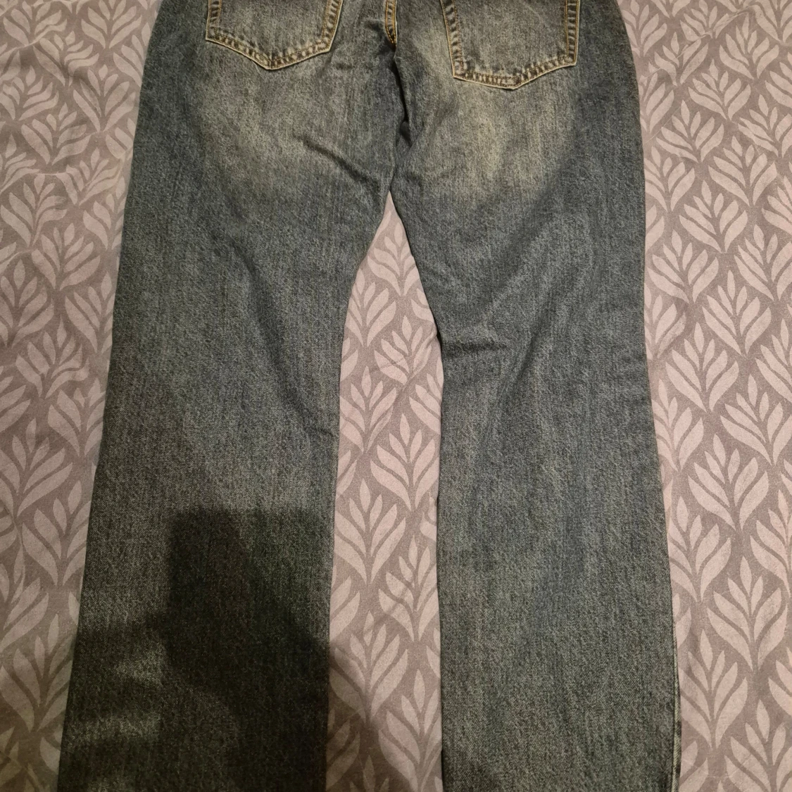 Blå boyfriend jeans med slitningar - 91