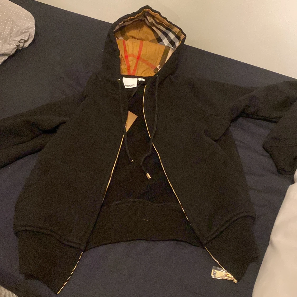 Svart hoodie från Burberry