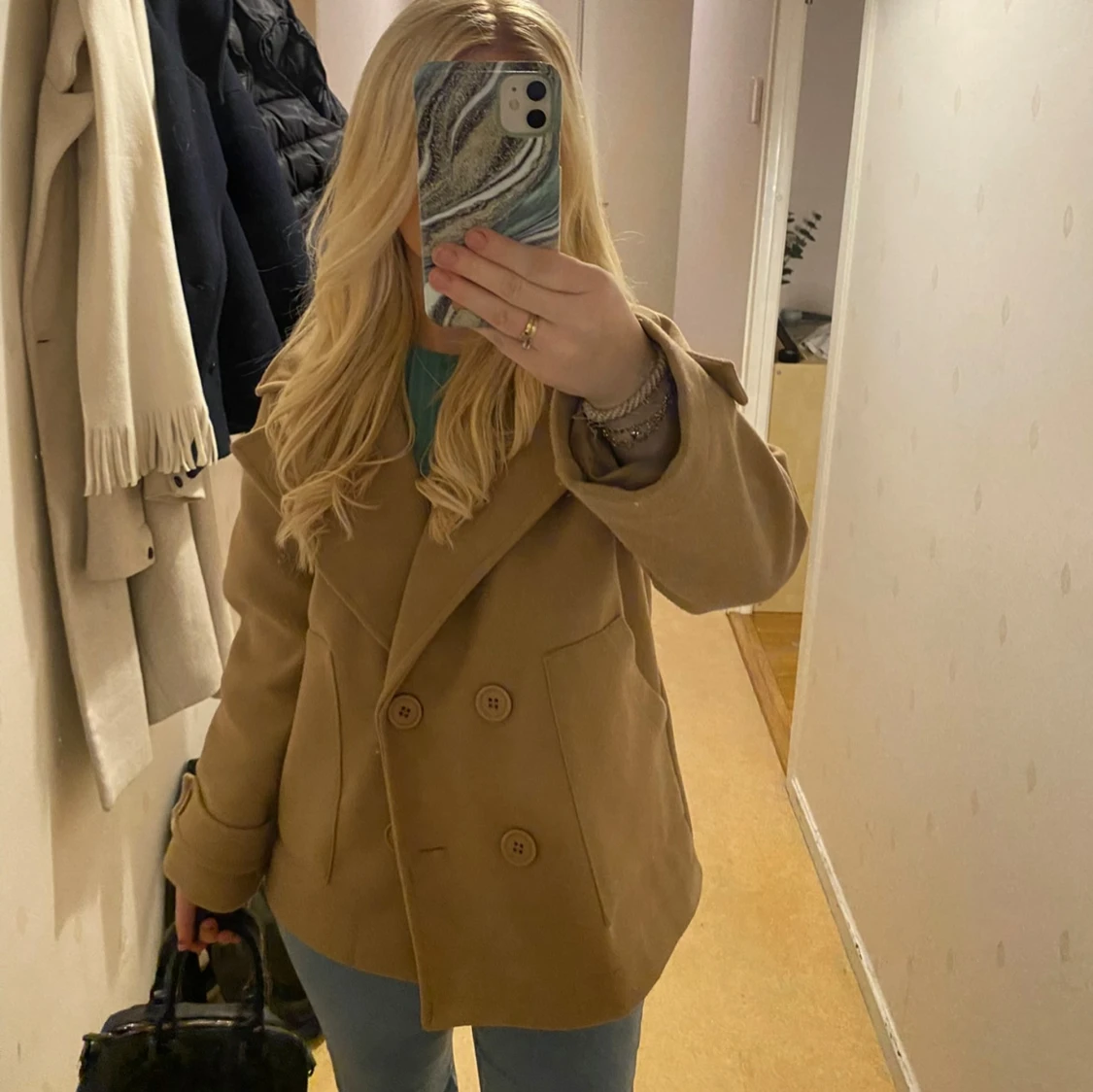 Beige kappa med knappar - 90