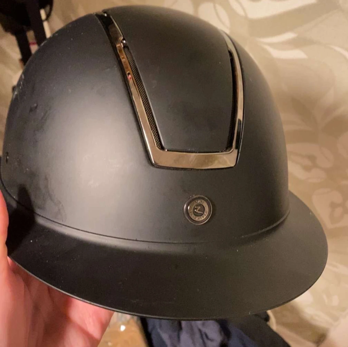 Svart ridhjälm från Horze - 90