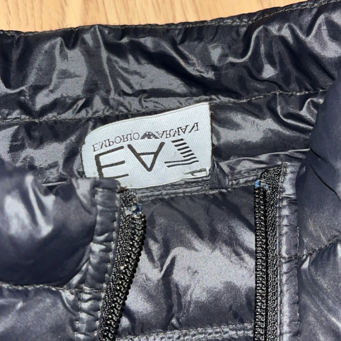 svart EA7 väst - 90