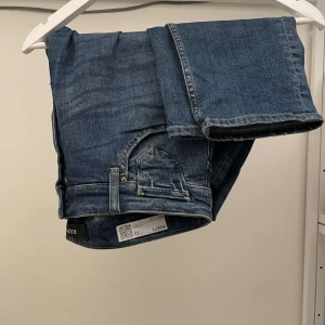 Replay jeans  - Tjena! Säljer detta par replsy jeans i storlek 28/32! Skick 9/10 inga defekter! Om ni har någon fråga så är det bara att höra av sig!😁