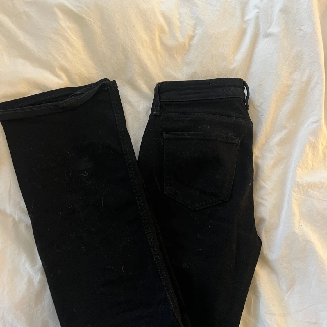 Svarta bootcut jeans - 2