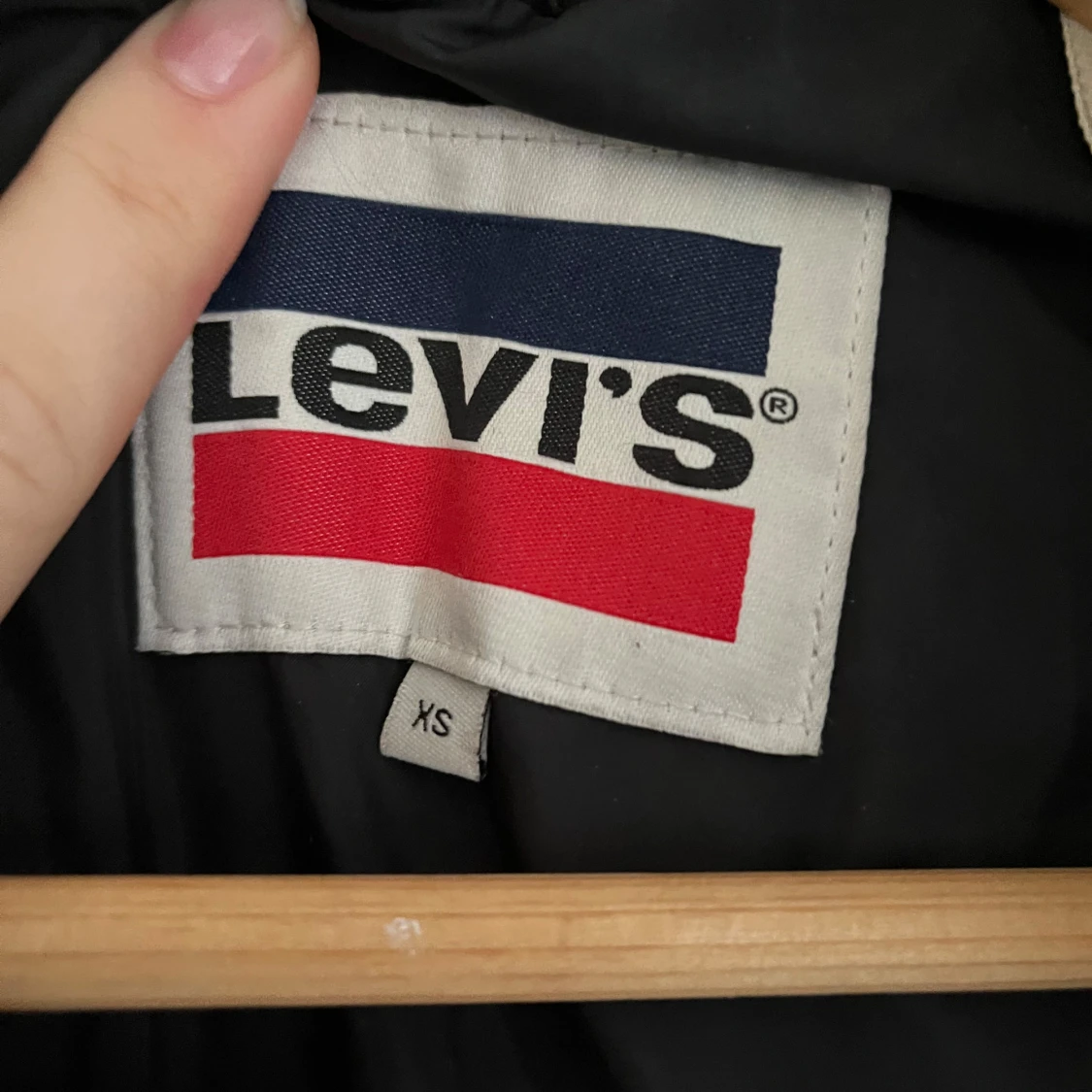 Svart dunjacka från Levi's - 2