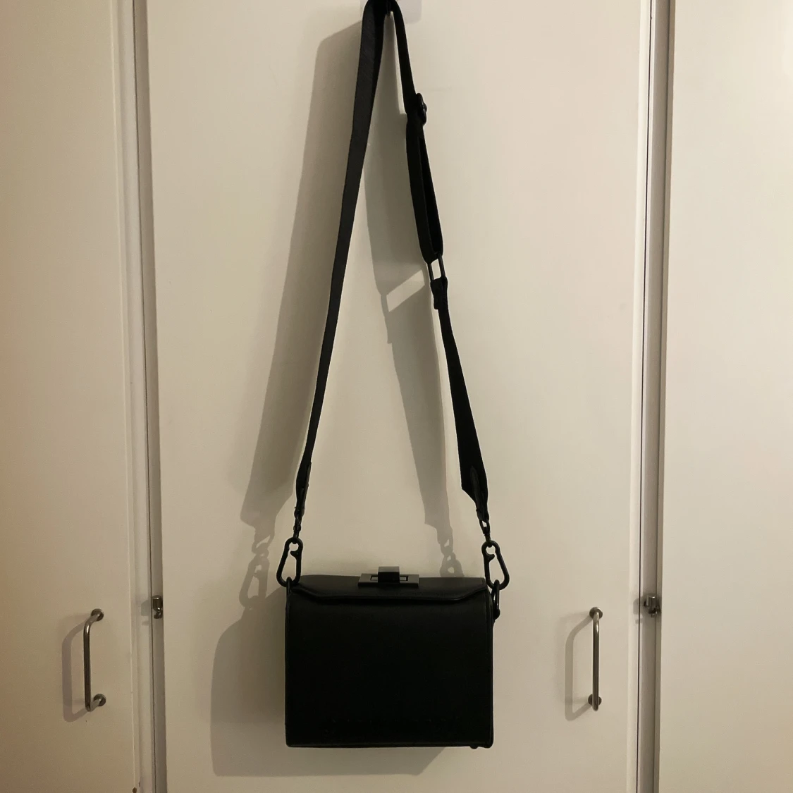 Svart axelväska från Steve Madden - 4