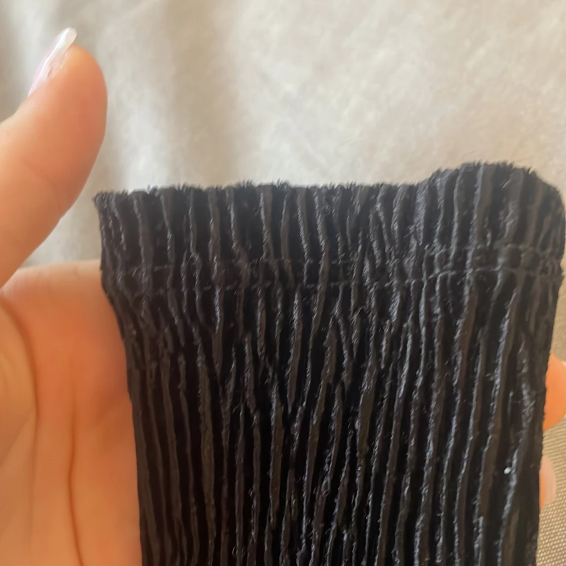 Svart ribbad topp med öppen rygg - 2