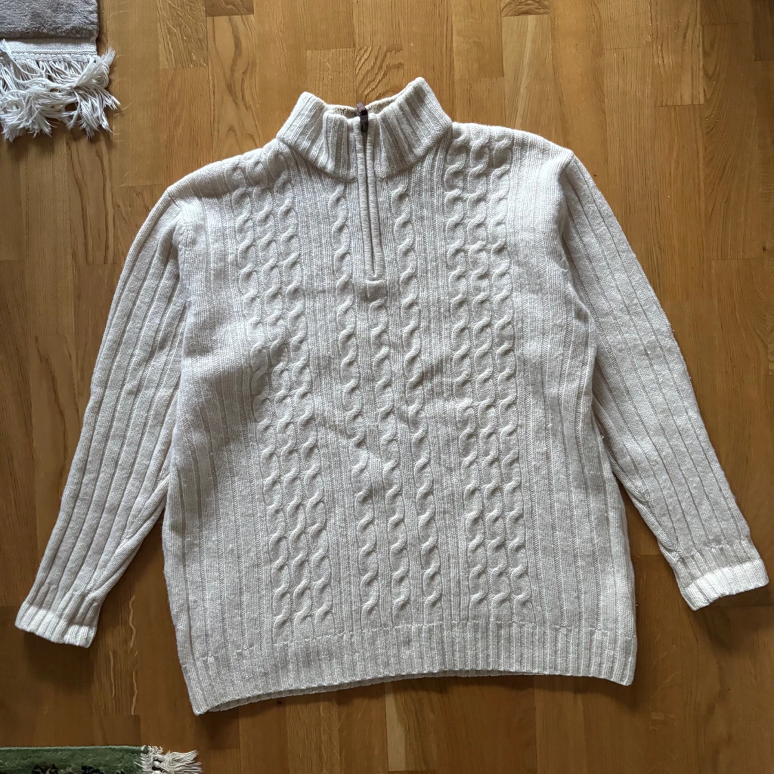 Beige  ylletröja från Columbia