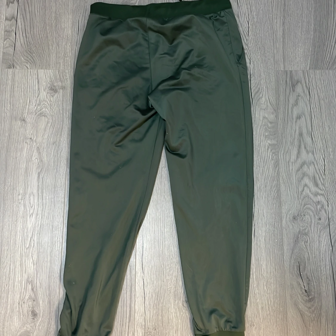 Gröna Mjukisar från Emporio Armani - 3