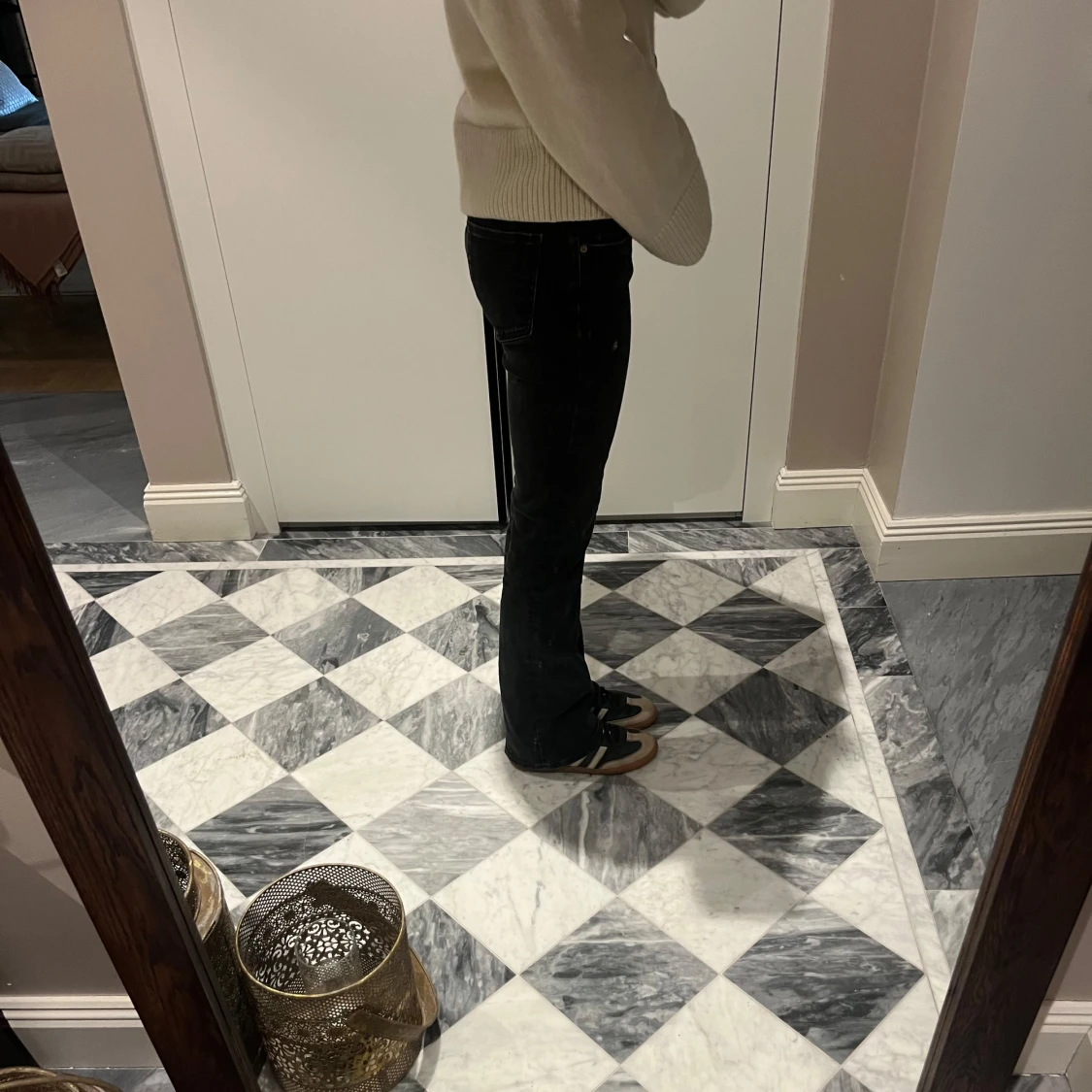 Svarta bootcutjeans - 3