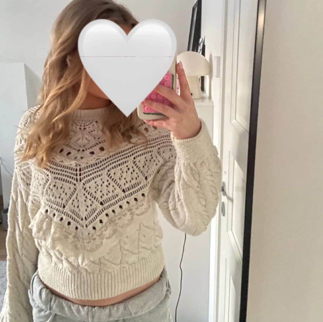 Beige stickad tröja från Mango