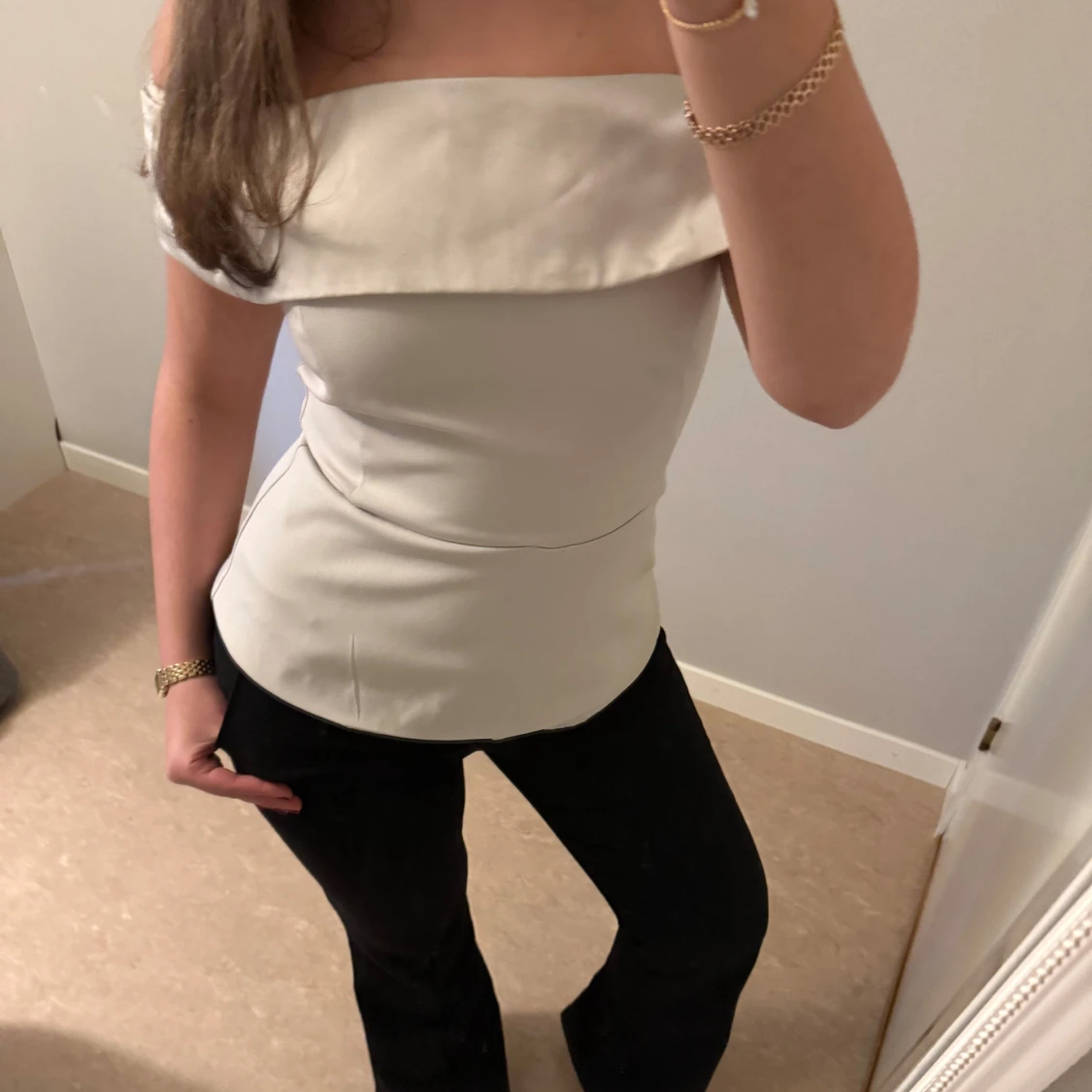 Off shoulder satin topp blus