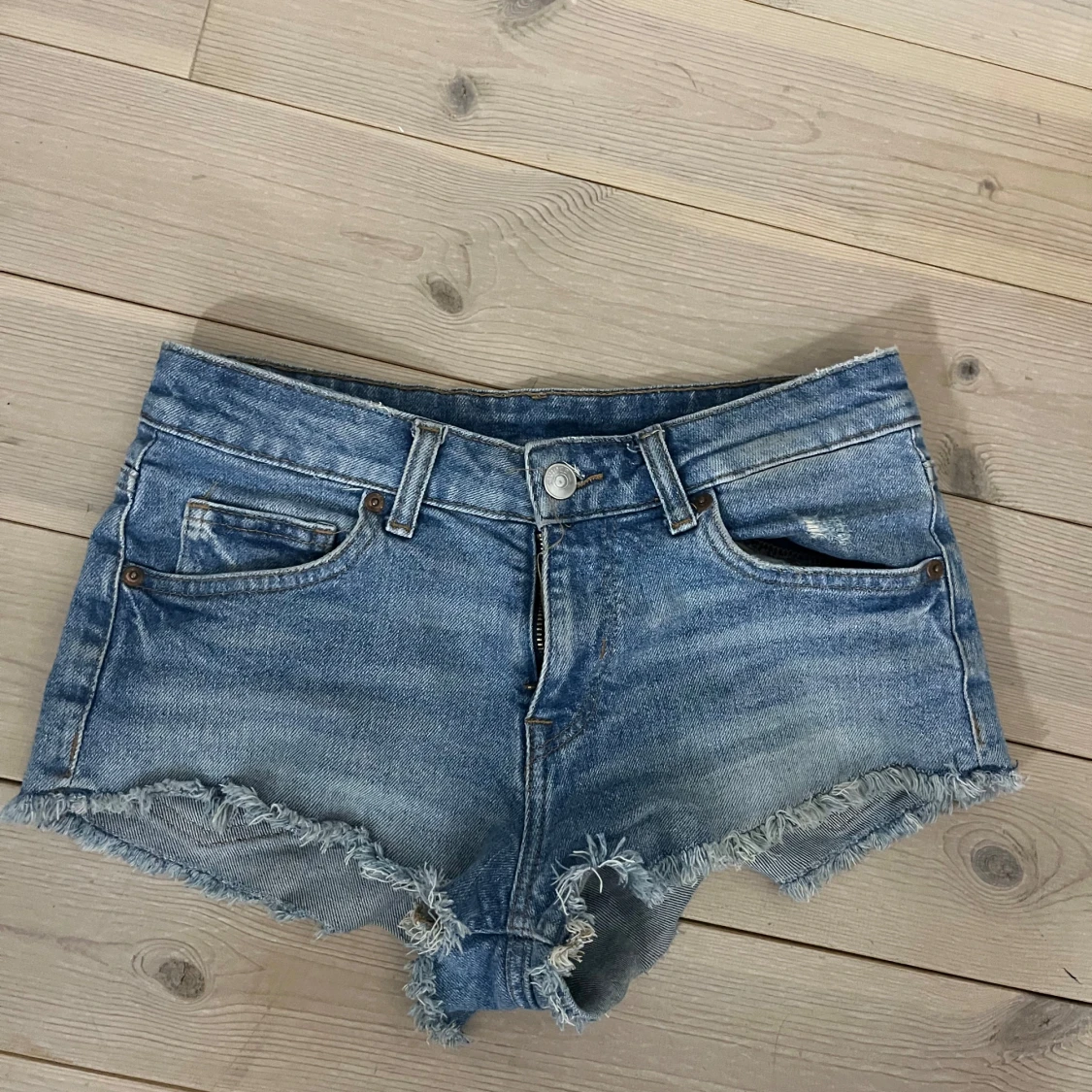 Låg midjade jeans shorts