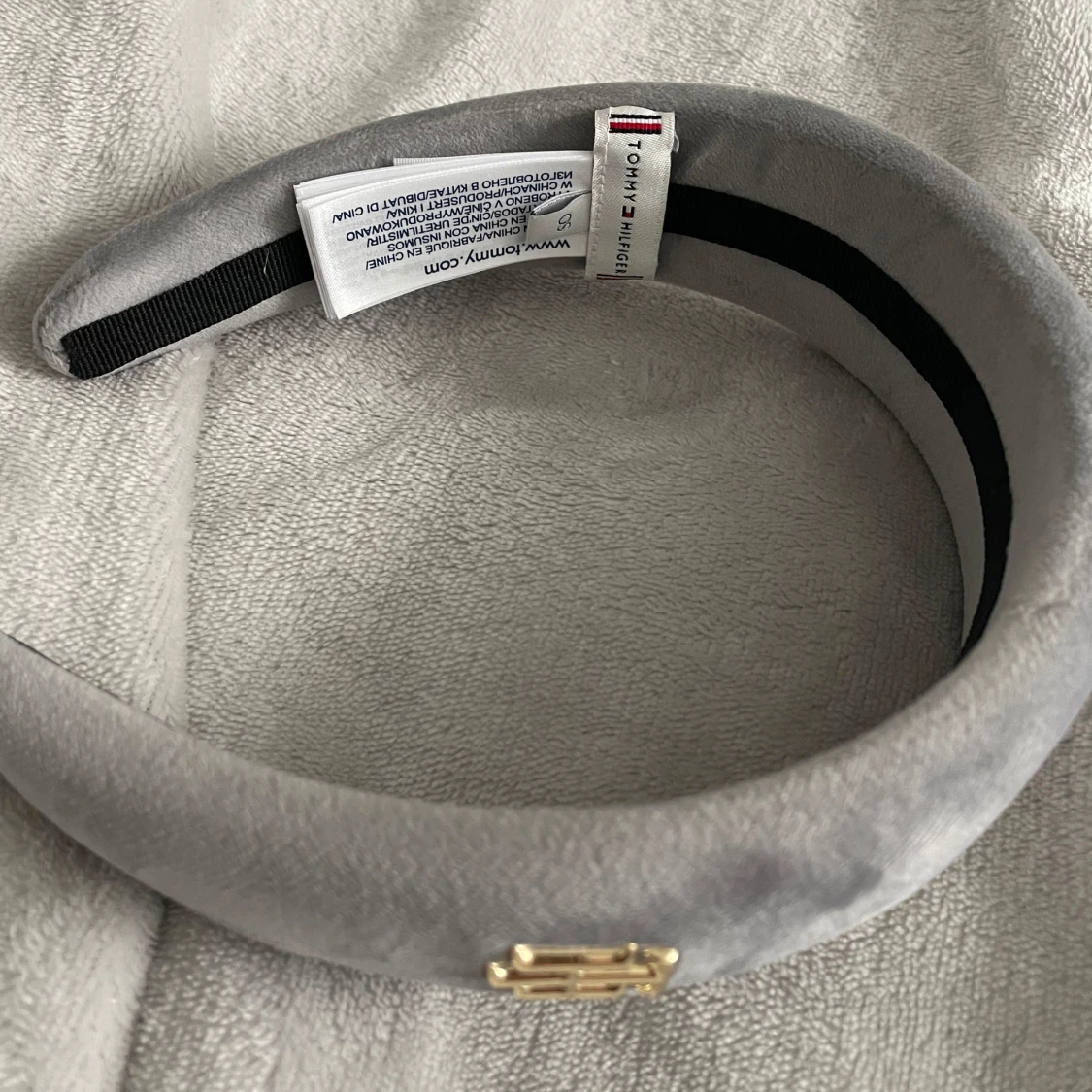 Grått diadem från TommyHilfiger - 1