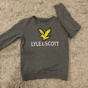 Lyle & scott tröja - God snygg tröja för dig runt 160 cm lång, sitter gött å är aldrig använd