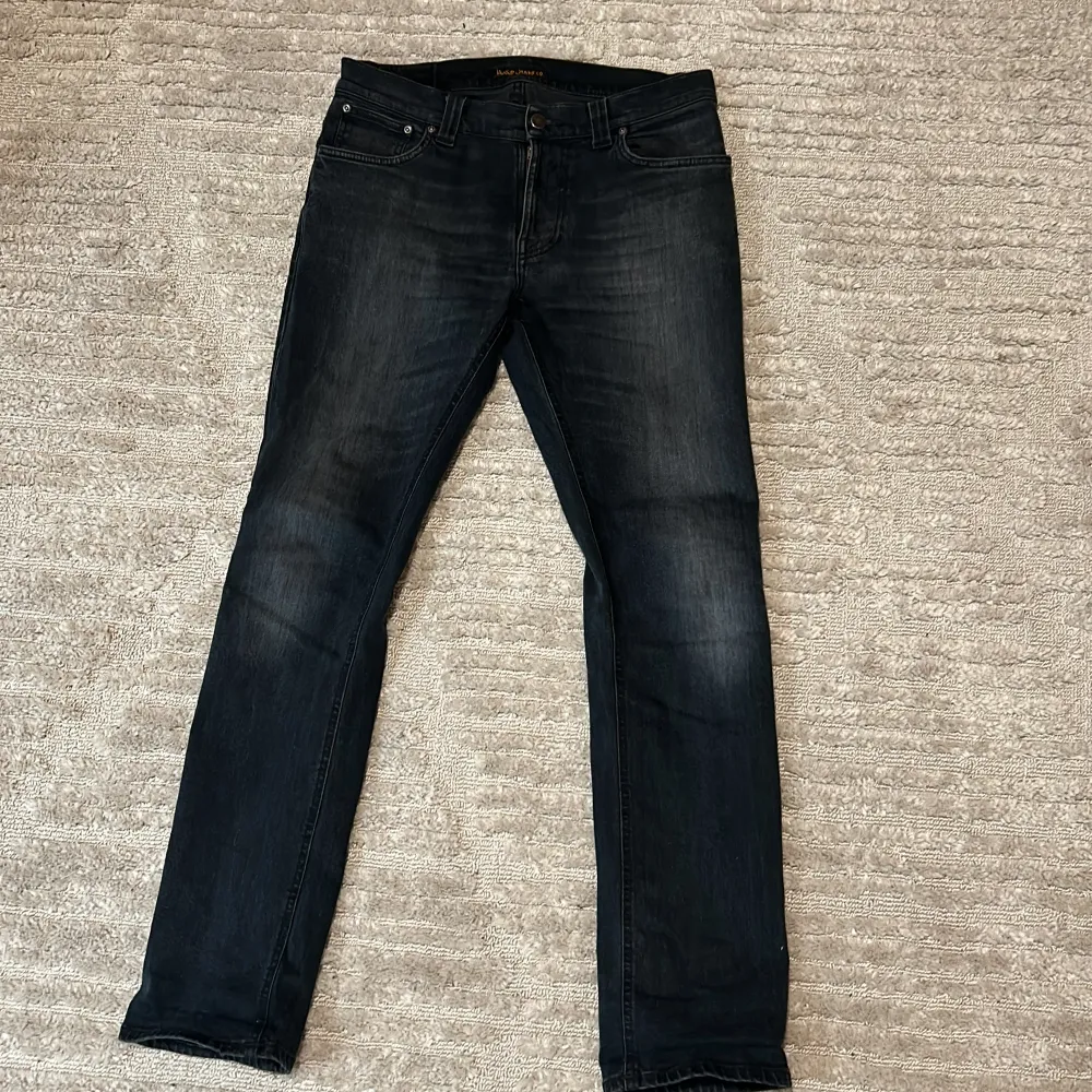 Riktigt snygga och sköna nudie jeans i modellen ”thinn finn” Strl 31/32🙌. Jeans & Byxor.