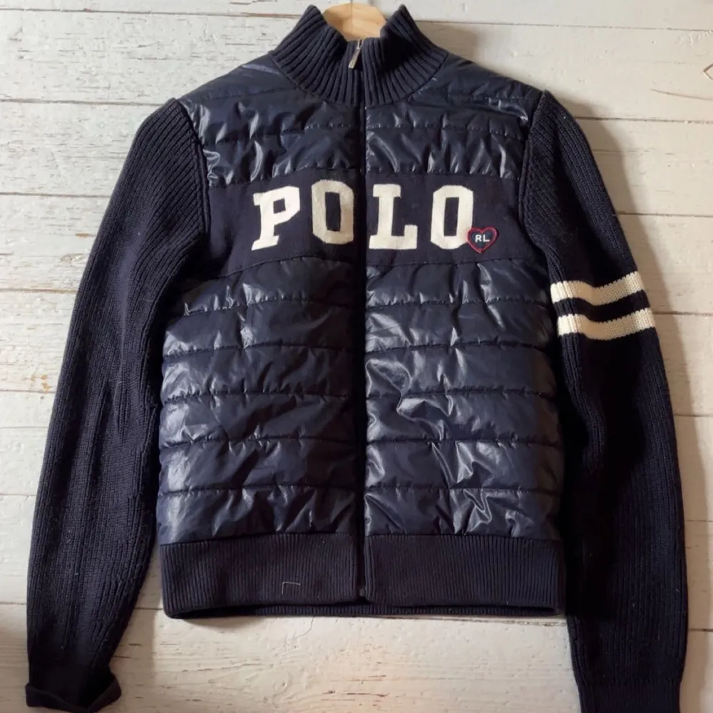 Ralph Lauren Cardigan storlek 12-14 år, Inga defekter, 9/10 skick, Köpt för 2400 på nk, . Tröjor & Koftor.