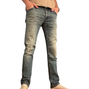 Jacob Cohen Jeans - Jacob Cohën Jeans. Modell: 622. Size: 33 (passar 177cm - 185cm). Skick: 9/10.