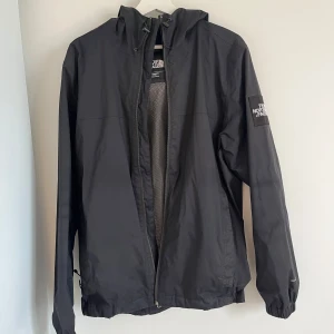 The North face vindjacka  - Använt skick 
