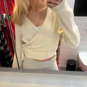 Jättesöt knytkofta💕 - Nypris 890kr💕 Säljer då den inte kommer till användning🥰