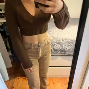 Fin magtröja  - Står XS men tycker de passar bra som S. Se bilder som referens, har själv S i storlek  I mycket bra skick! 