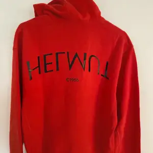 Helmut lang hoddie i storlek S, grymt skick! Nypris ca 3000 mitt pris 999 Inte fast pris 