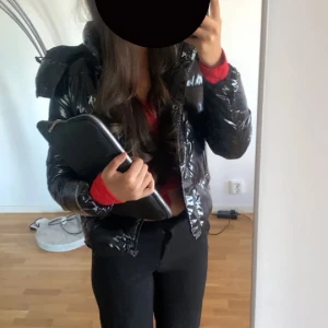 Calvin Klein - Säljer den fina jackan som är slutsåld överallt Jätte snygg på man sticker ut Storlek xs men passar s