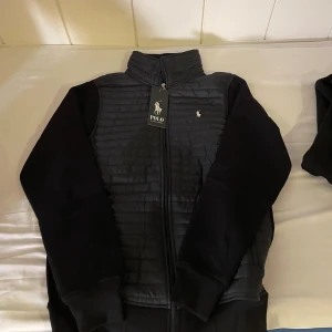 Polo Ralph lauren cardigan  - Helt ny polo Ralph lauren cardigan!!! Storlek M 