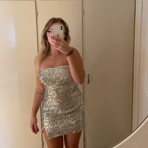 Glittrig klänning  - Perfekt klänning inför nyår 